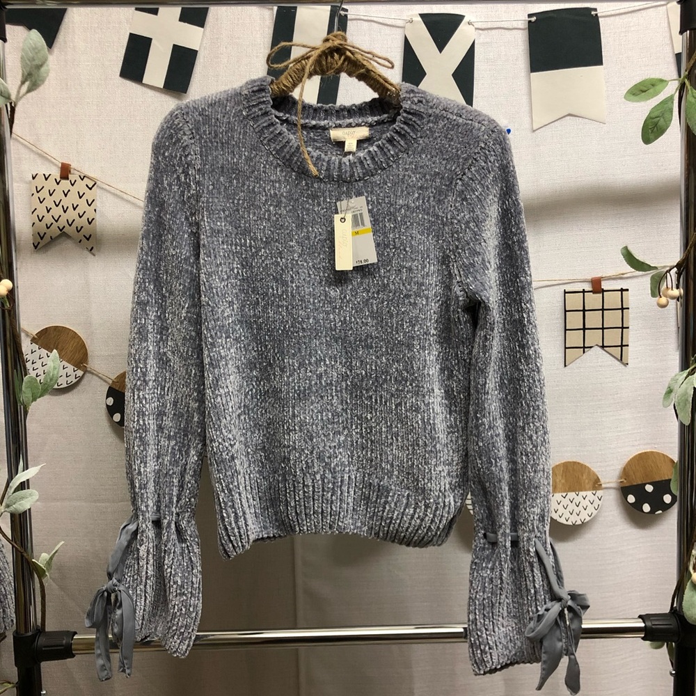 Cupid Bell ties sleeve Sweater